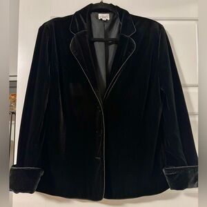 Cleo Women's Elegant Black Velvet Blazer